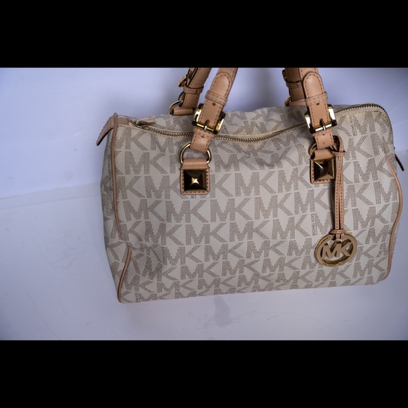 MK hand bag - Picture 2 of 7